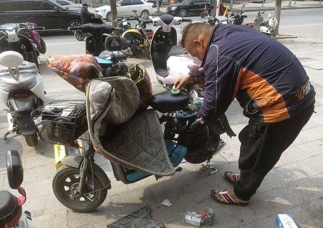 华为废旧手机回收多少钱
:废旧电瓶车究竟值多少钱？