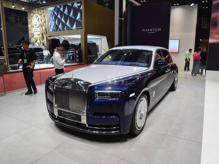 苹果高定版套路:原创
                潜艇蓝配玫瑰金，独特刺绣手工打造，劳斯莱斯高定幻影长轴版