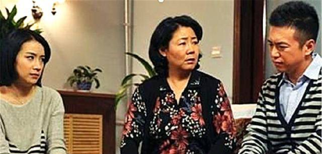 可爱手机壁纸:哥哥请个乡下保姆，却舍不得她干活，嫂子收拾保姆房间后，她愣了