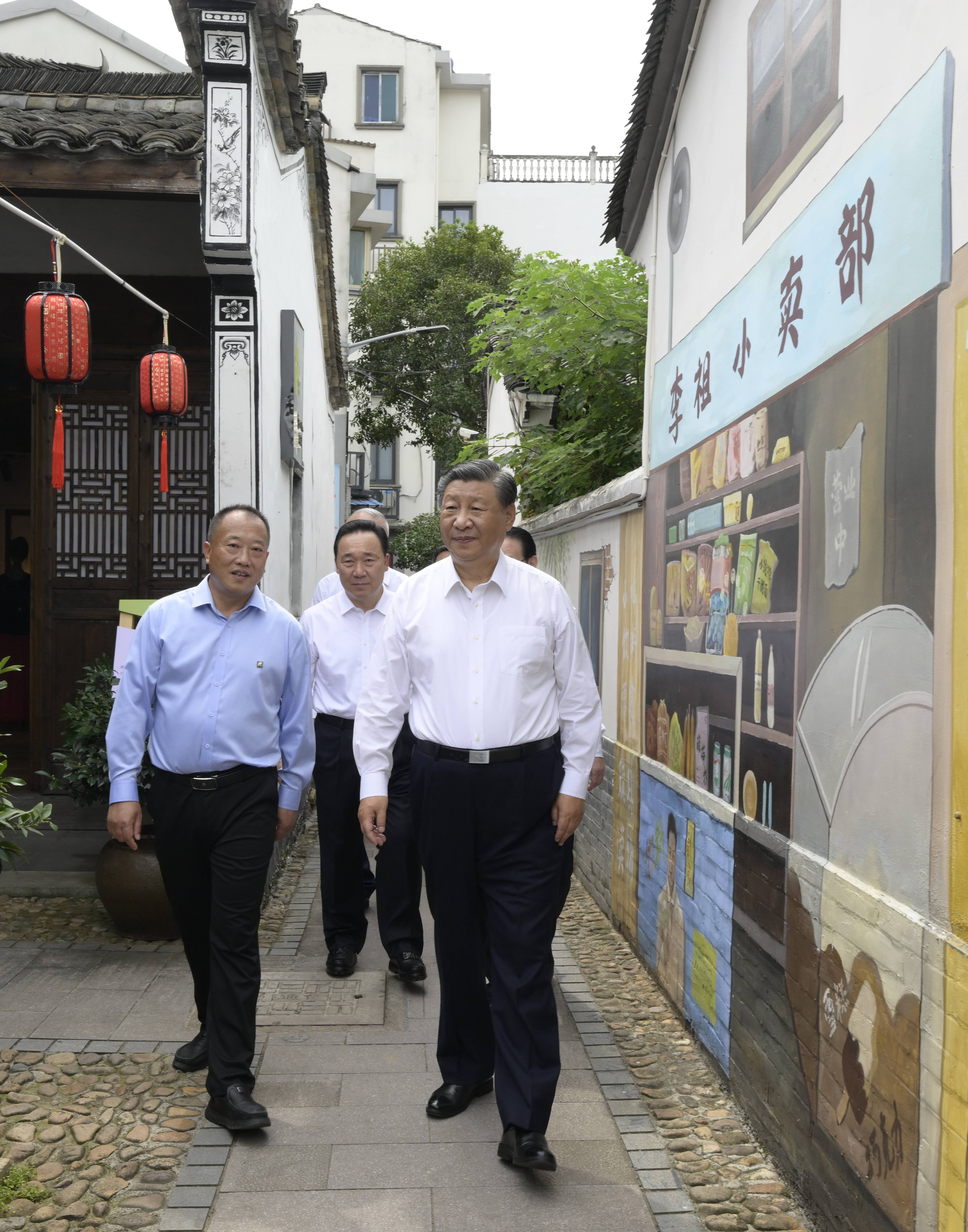 （时政）习近平在浙江考察 返京途中在山东枣庄考察