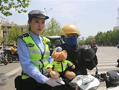 乌鲁木齐交警版小苹果乌鲁木齐交警部门收入囊中-第1张图片-太平洋在线下载